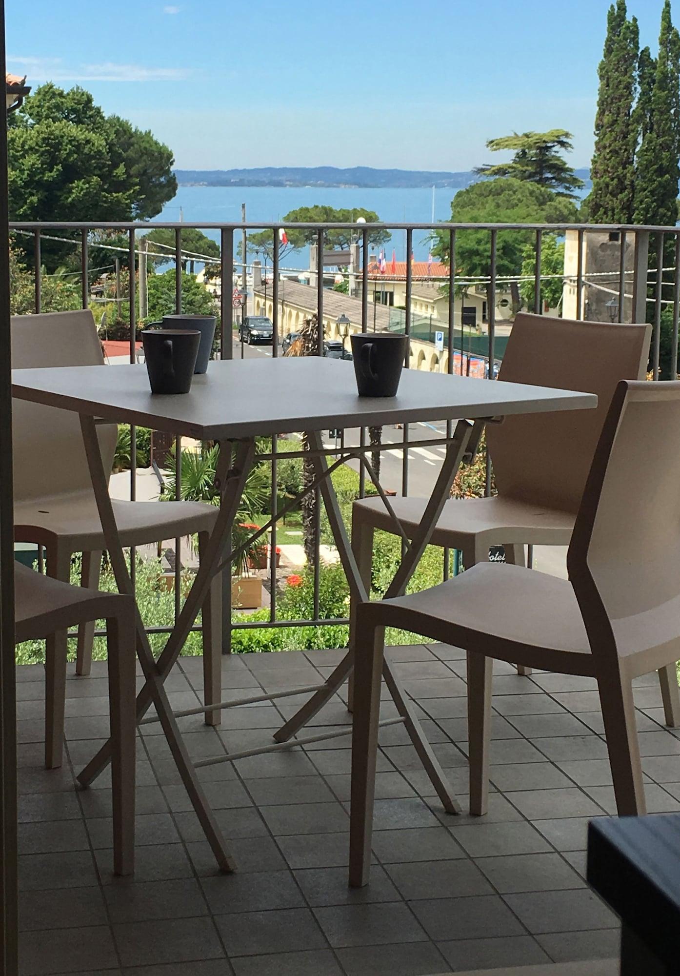 Vialeromadodici Rooms & Apartments Лацизе Екстер'єр фото