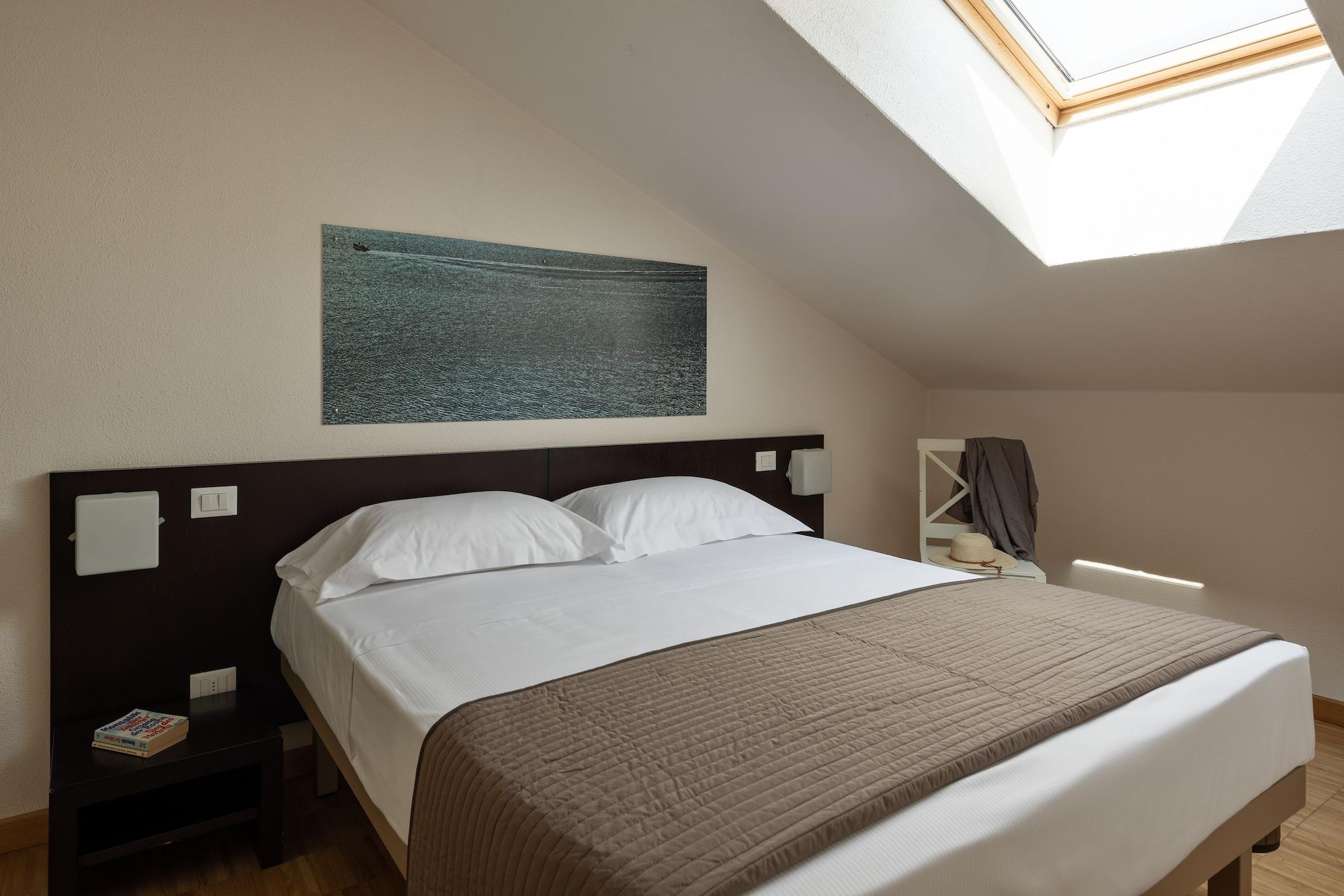 Vialeromadodici Rooms & Apartments Лацизе Екстер'єр фото