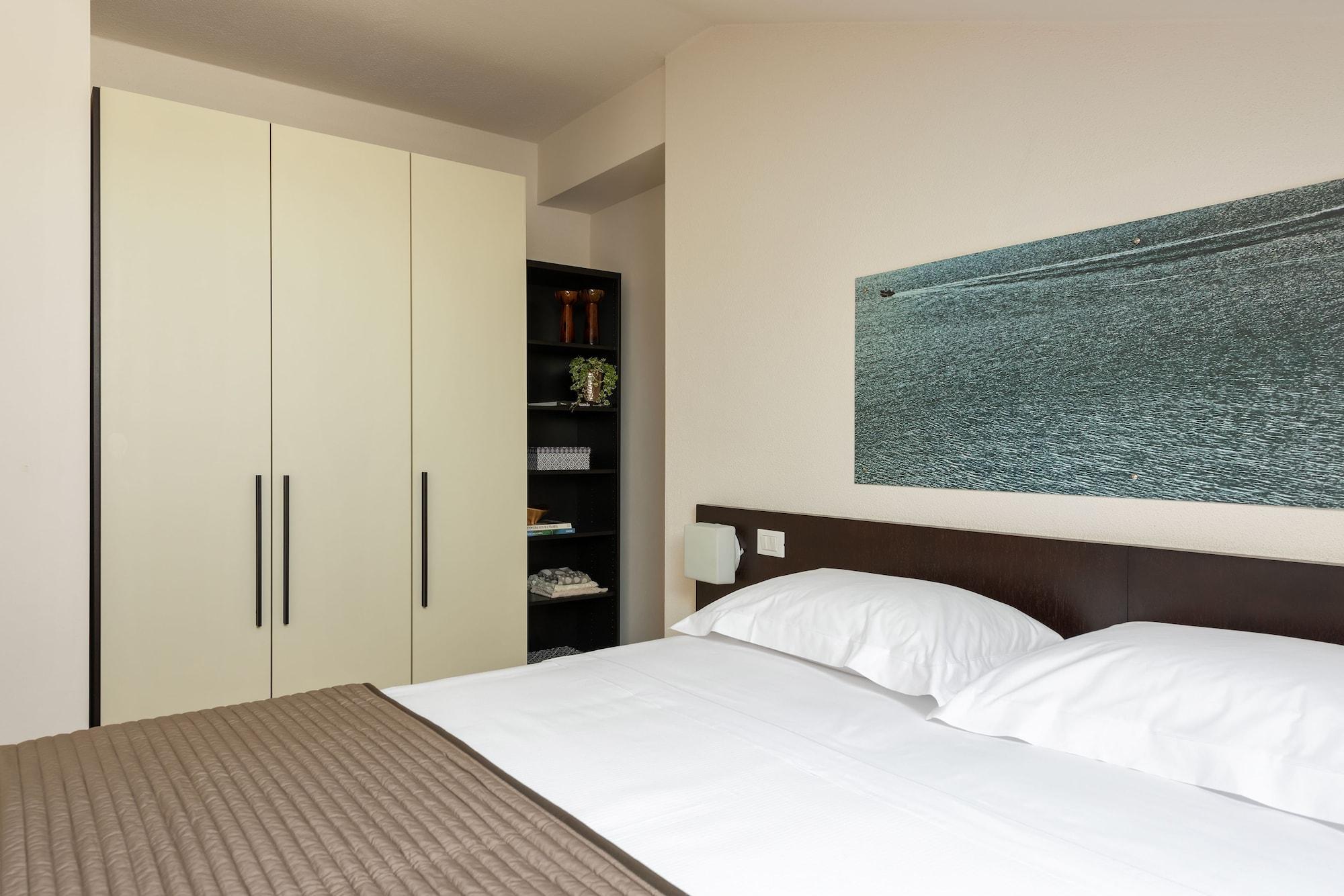 Vialeromadodici Rooms & Apartments Лацизе Екстер'єр фото
