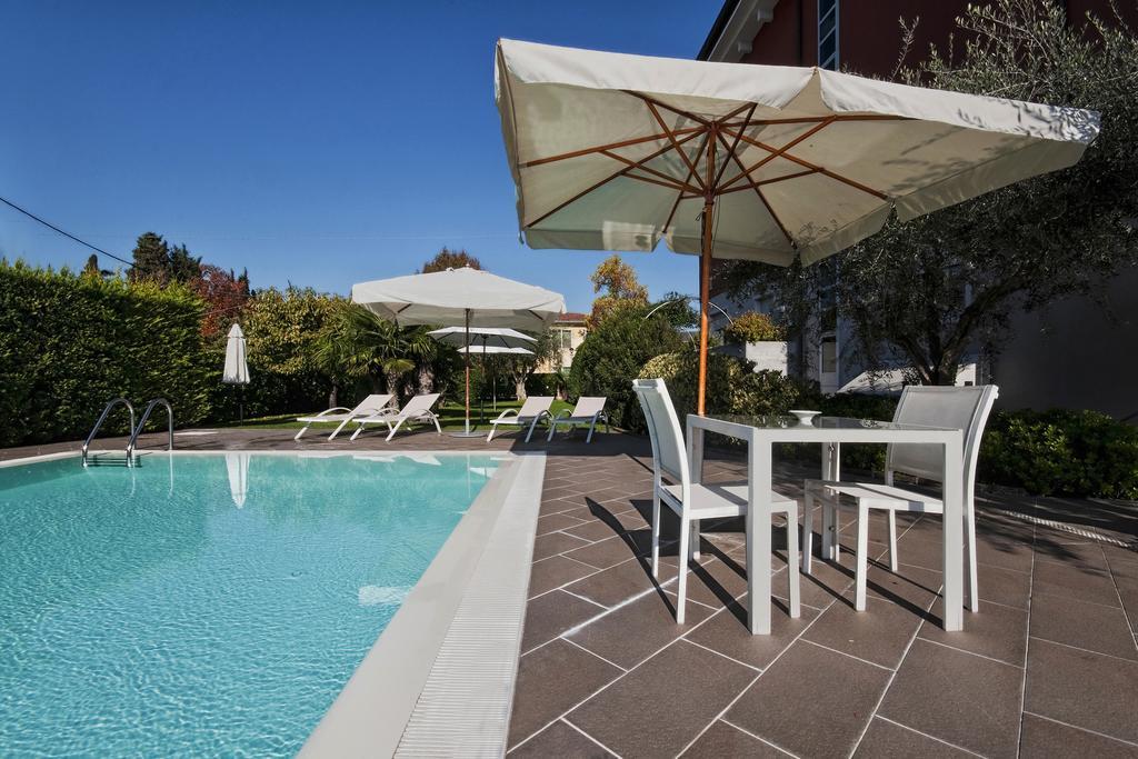 Vialeromadodici Rooms & Apartments Лацизе Екстер'єр фото
