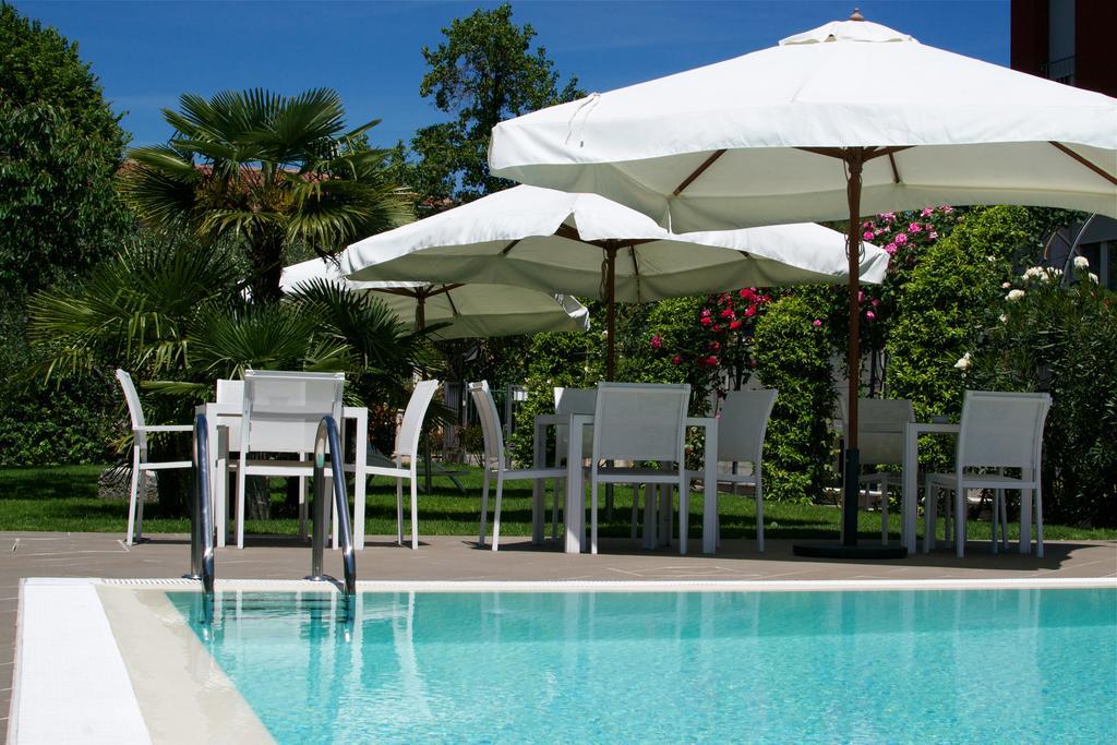 Vialeromadodici Rooms & Apartments Лацизе Екстер'єр фото
