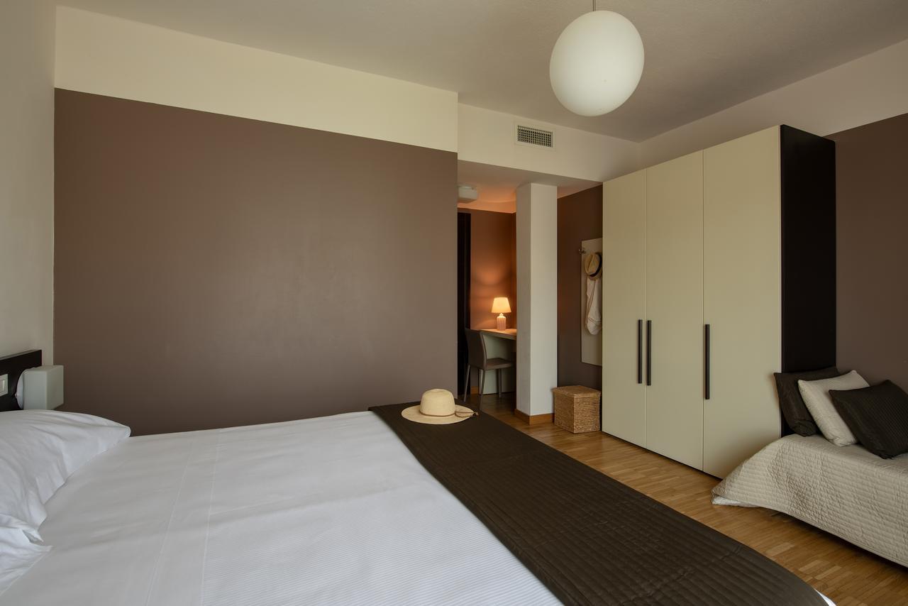 Vialeromadodici Rooms & Apartments Лацизе Екстер'єр фото
