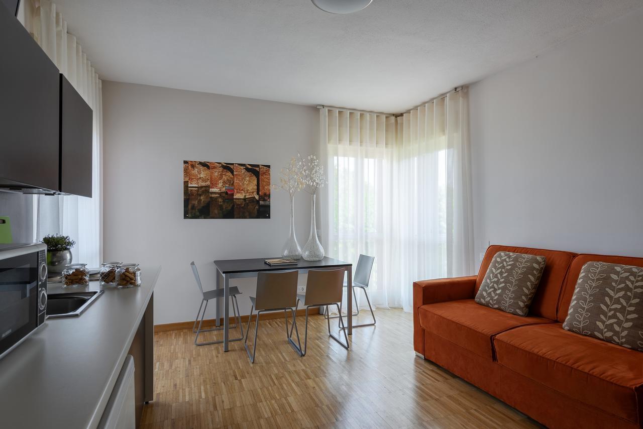 Vialeromadodici Rooms & Apartments Лацизе Екстер'єр фото