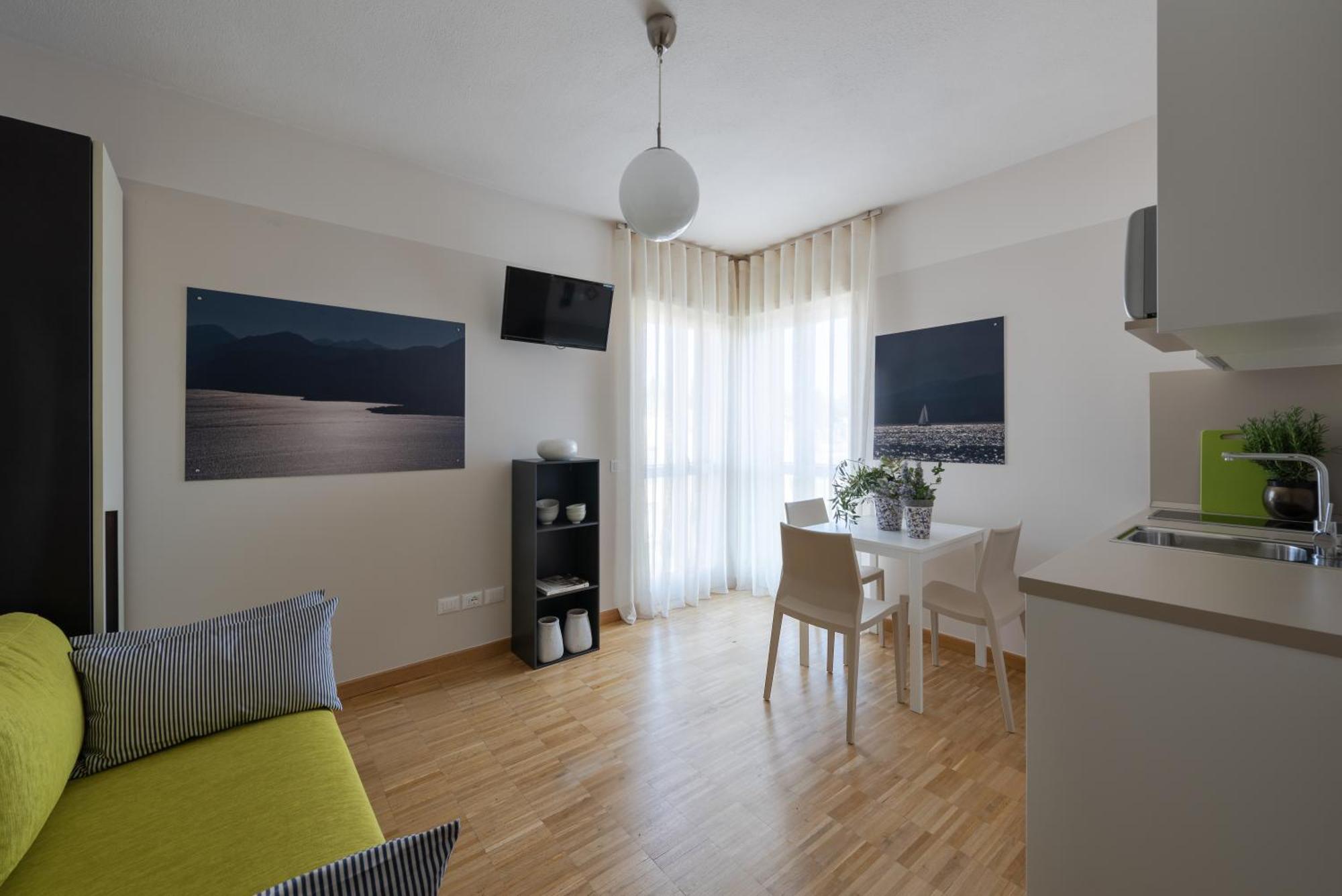 Vialeromadodici Rooms & Apartments Лацизе Екстер'єр фото