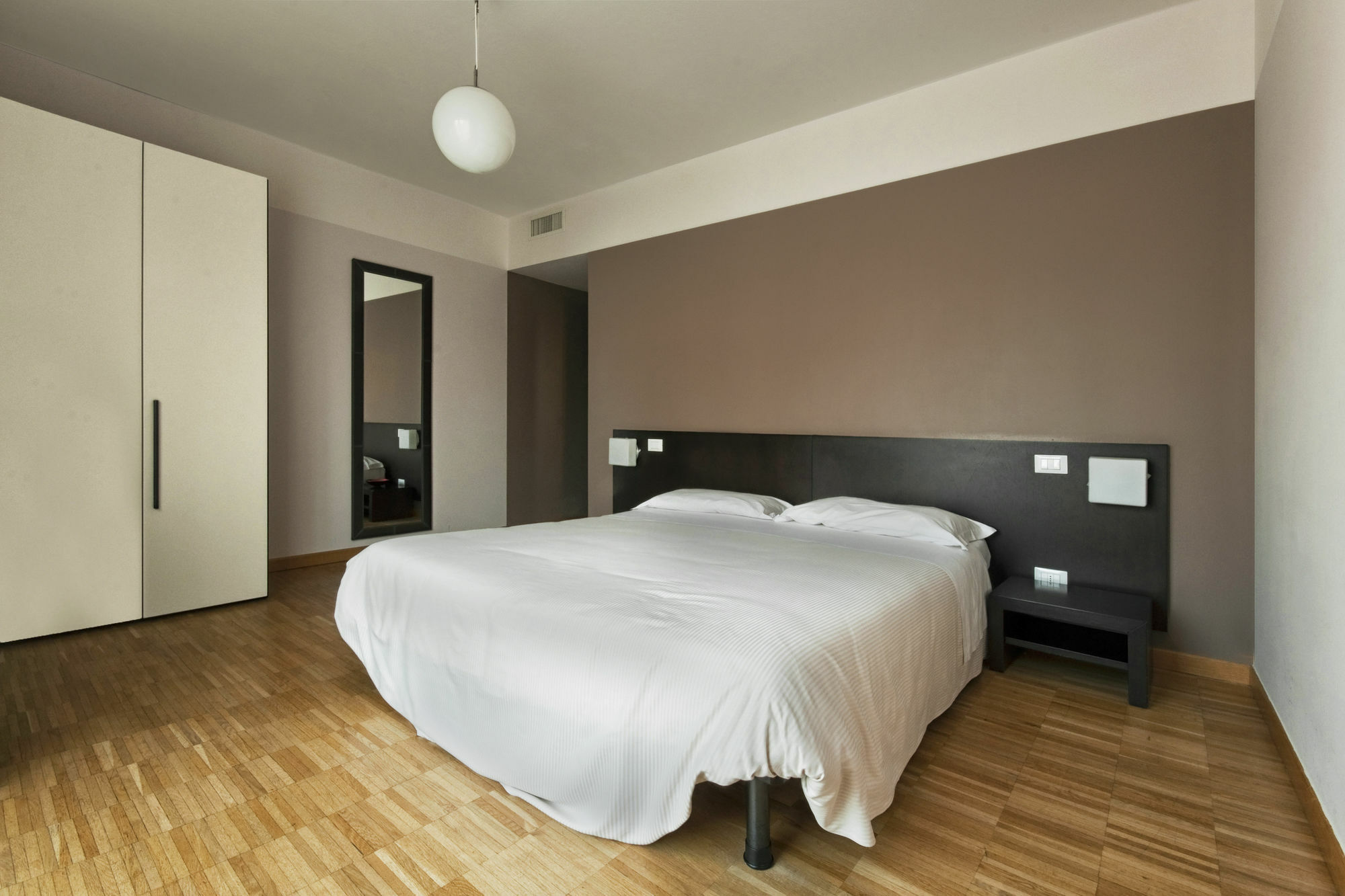 Vialeromadodici Rooms & Apartments Лацизе Екстер'єр фото