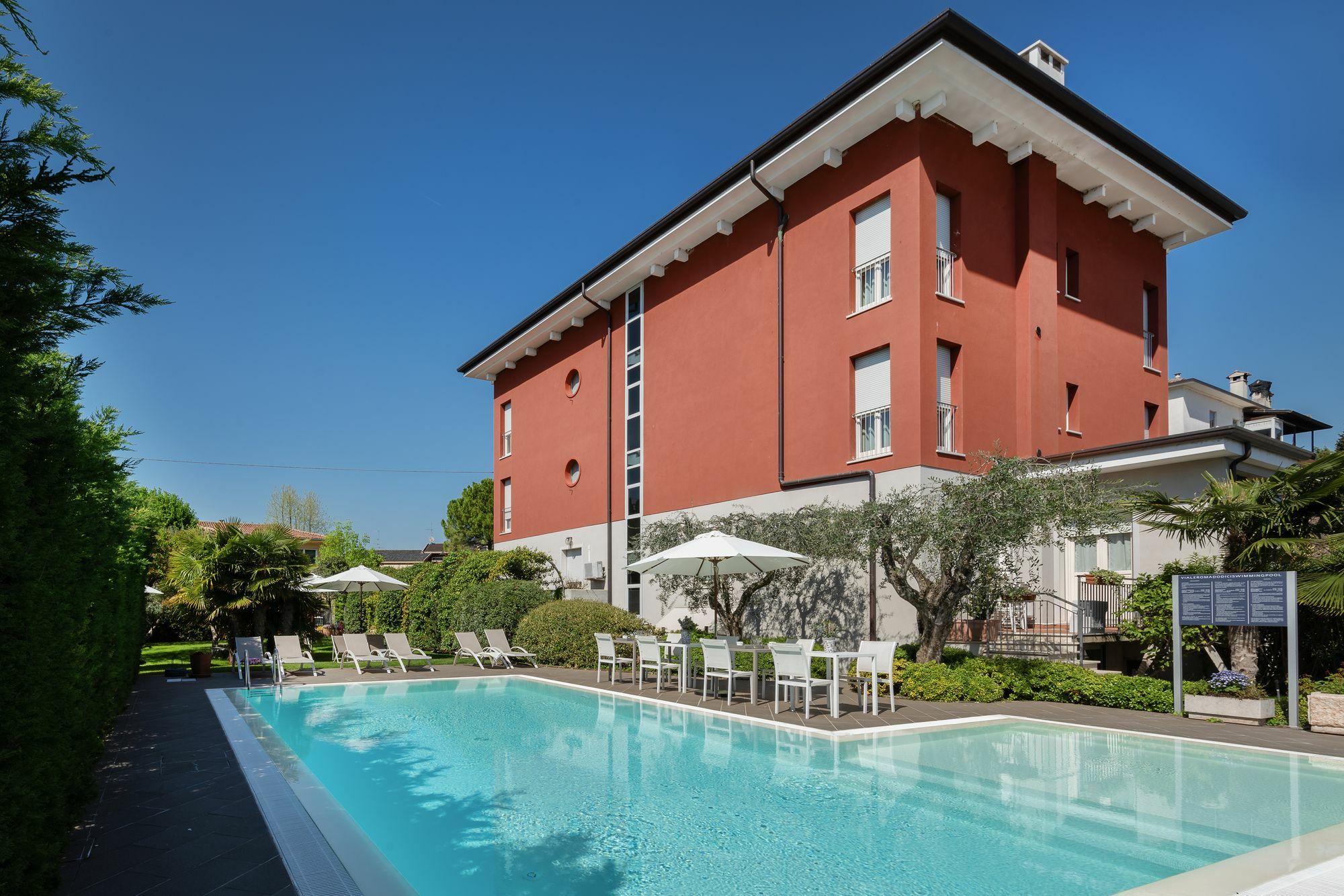 Vialeromadodici Rooms & Apartments Лацизе Екстер'єр фото